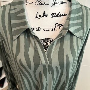 NWT-IMAN Green Zebra Print Blouse